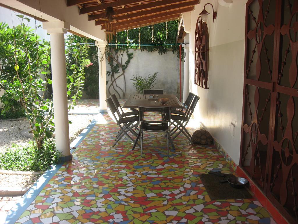 Babao Hotel M'Bour Exterior photo