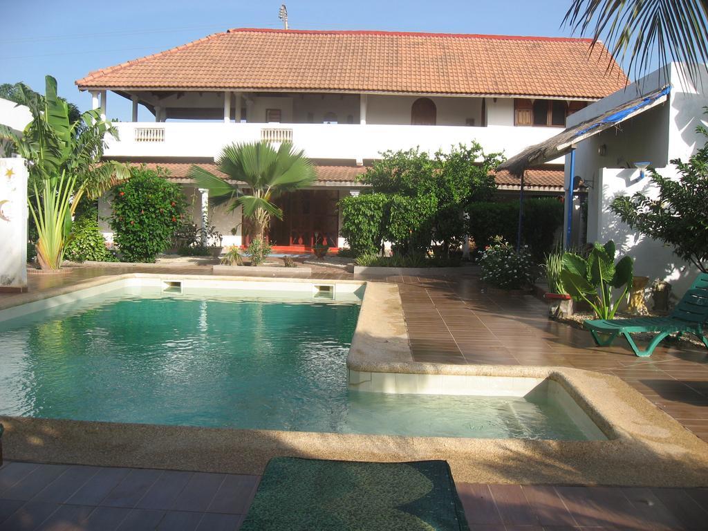Babao Hotel M'Bour Exterior photo